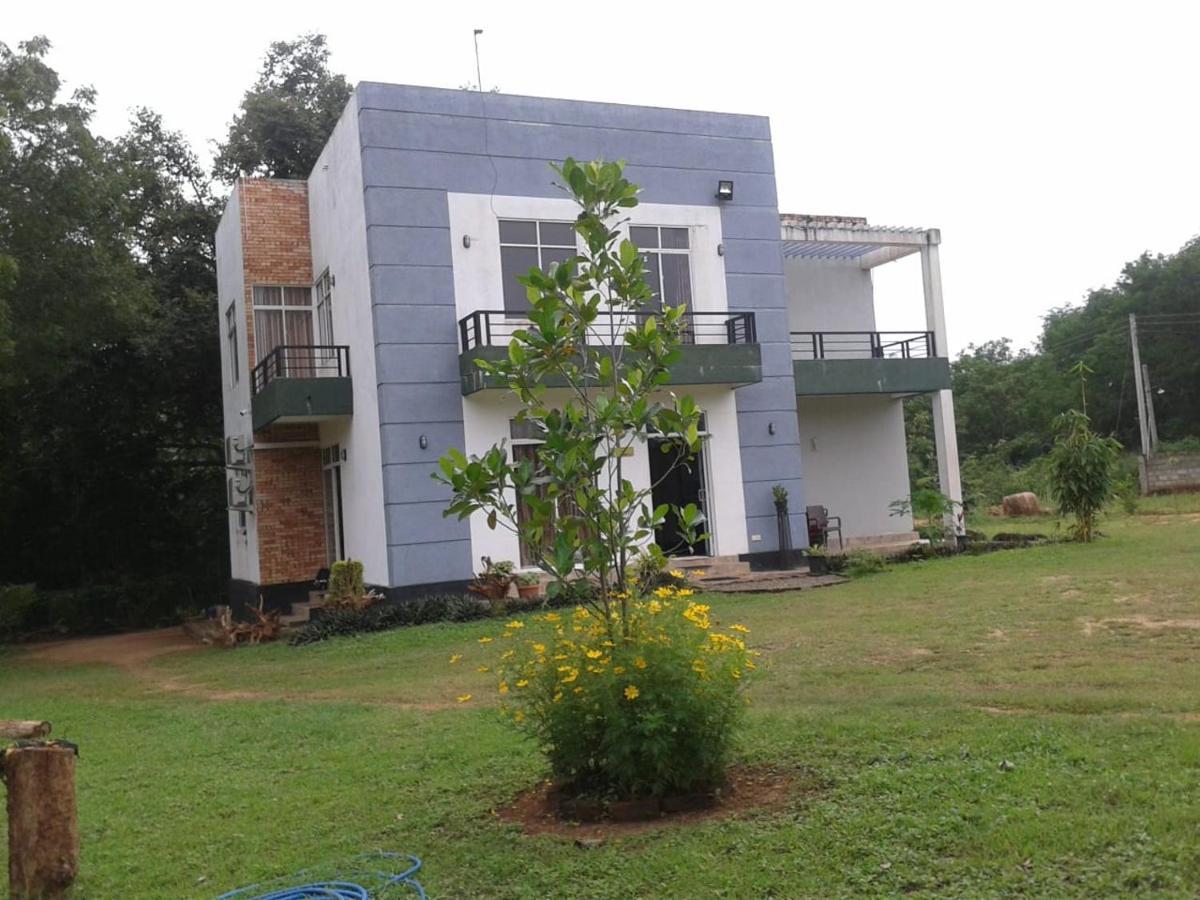 Peacock Resort Anuradhapura Kültér fotó