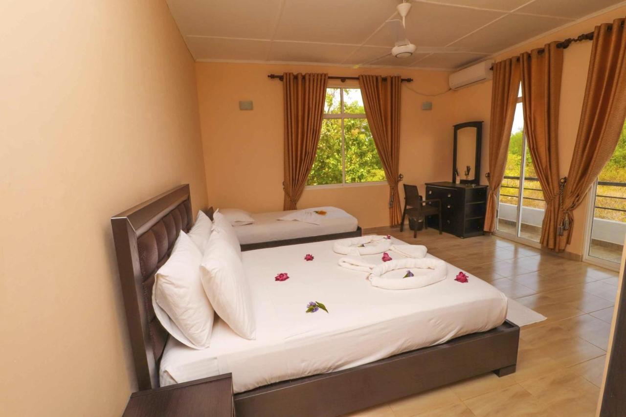 Peacock Resort Anuradhapura Kültér fotó