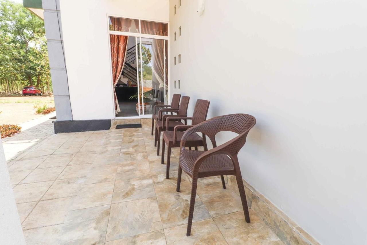 Peacock Resort Anuradhapura Kültér fotó