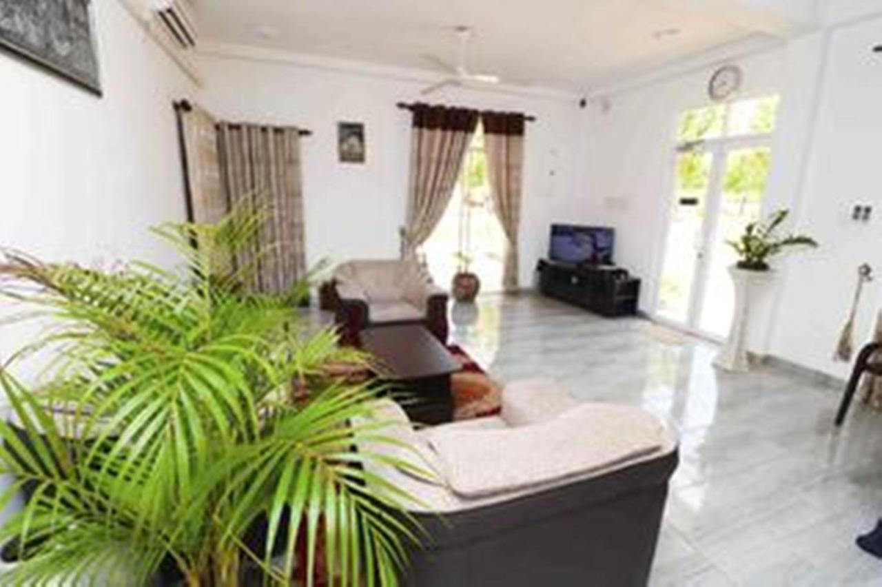 Peacock Resort Anuradhapura Kültér fotó